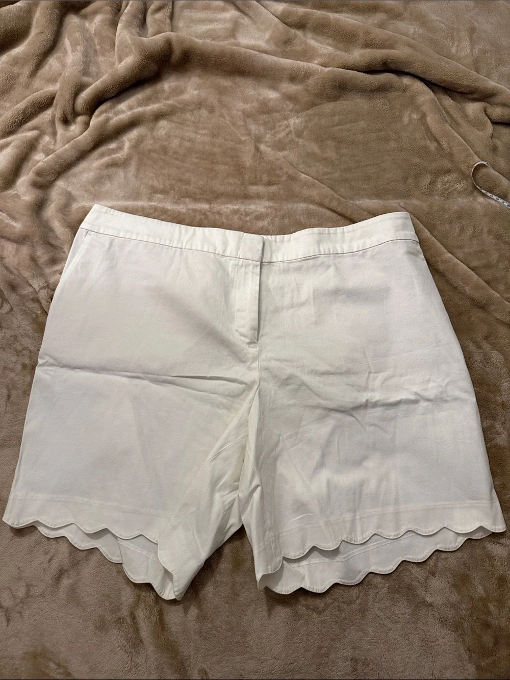 Talbots White Scallop-Hem Bermuda Shorts NWOT - Picture 1 of 10